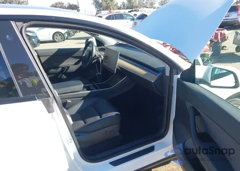 2021 Tesla Model Y Long Range Dual Motor All-Wheel Drive из США, поврежденный, VIN 5YJYGDEE5MF072572